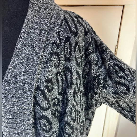 Leopard Print open sweater Size M Black Grey - Picture 3 of 7